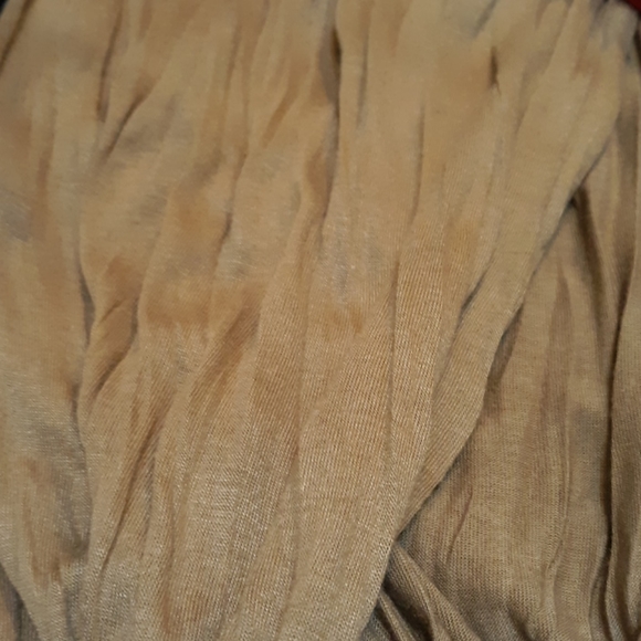 Scarfs - Picture 3 of 9